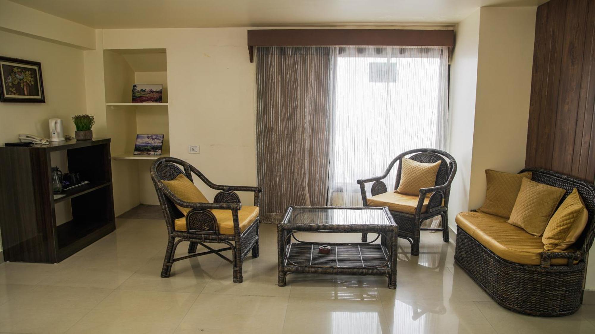 Apartamento de 350 m² en Laitumkhrah, con 10 habitación Shillong Exterior foto