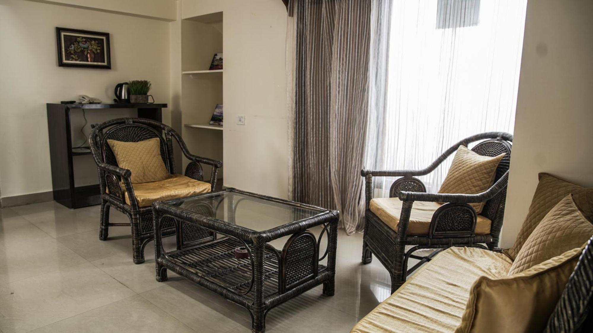 Apartamento de 350 m² en Laitumkhrah, con 10 habitación Shillong Exterior foto