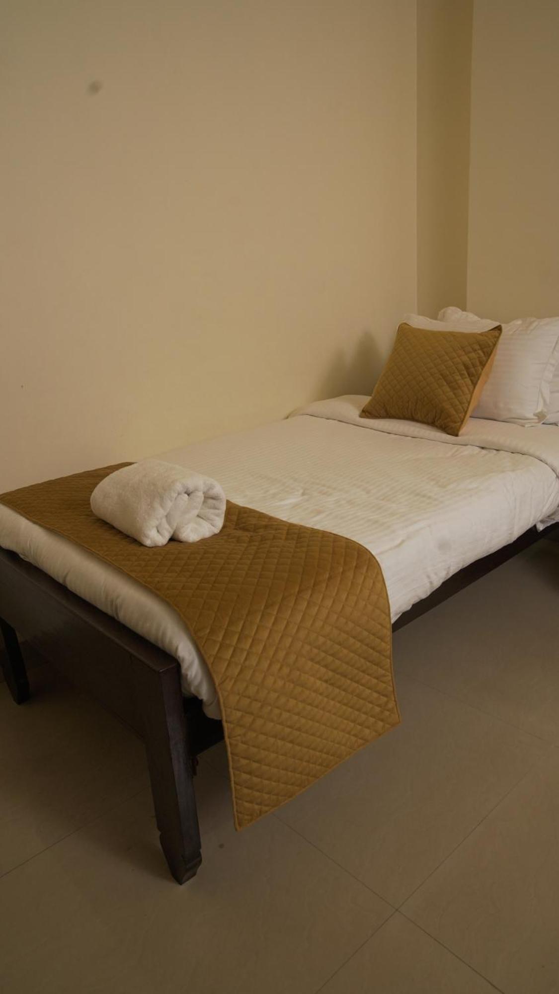 Apartamento de 350 m² en Laitumkhrah, con 10 habitación Shillong Exterior foto