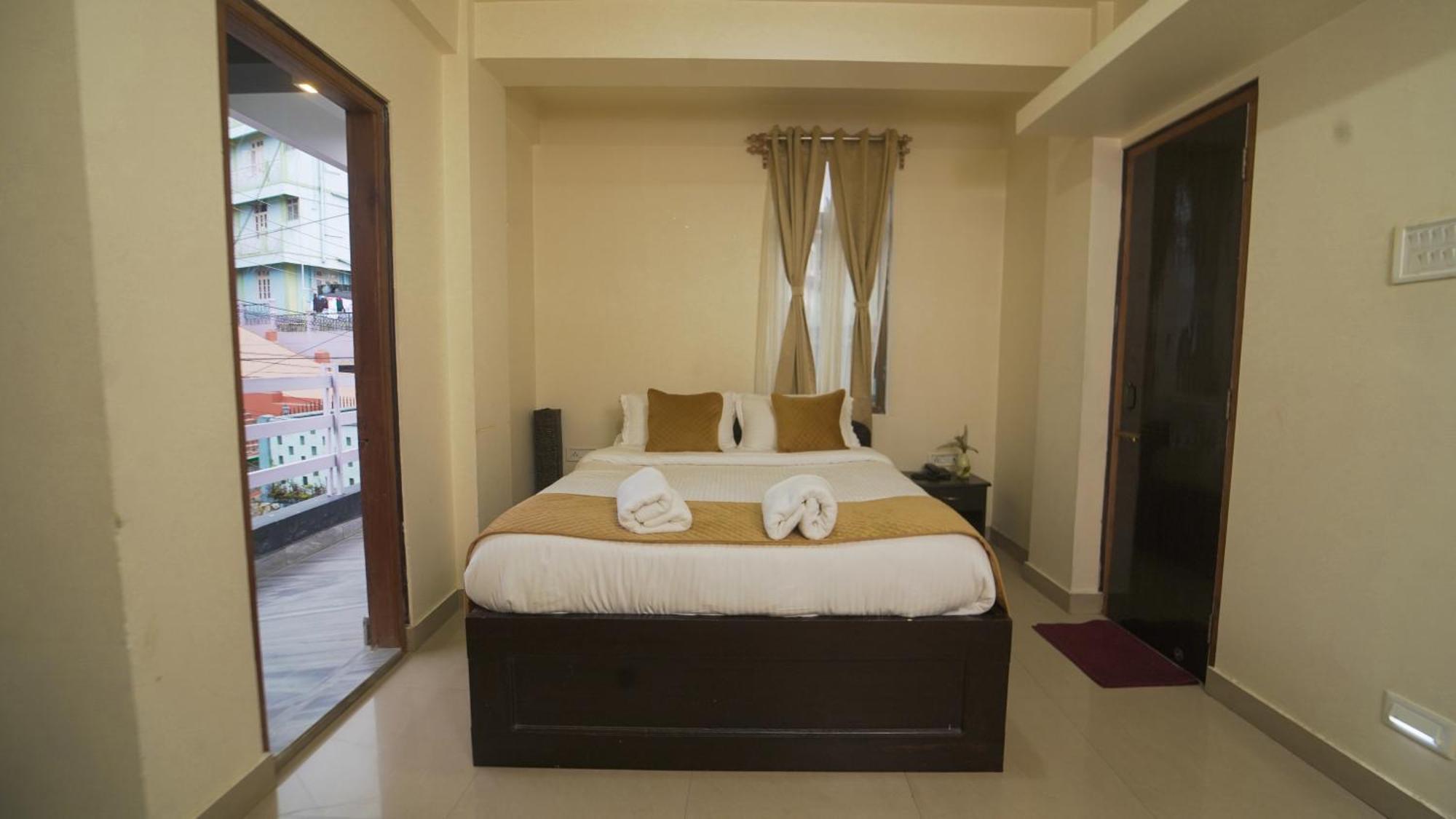 Apartamento de 350 m² en Laitumkhrah, con 10 habitación Shillong Exterior foto
