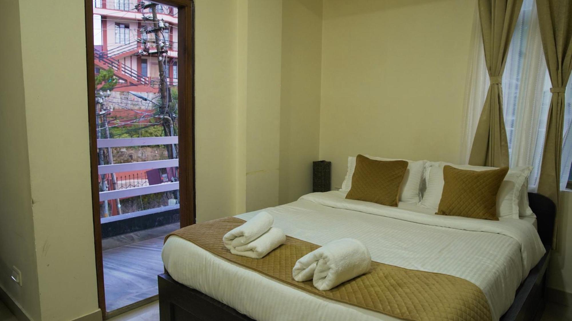 Apartamento de 350 m² en Laitumkhrah, con 10 habitación Shillong Exterior foto