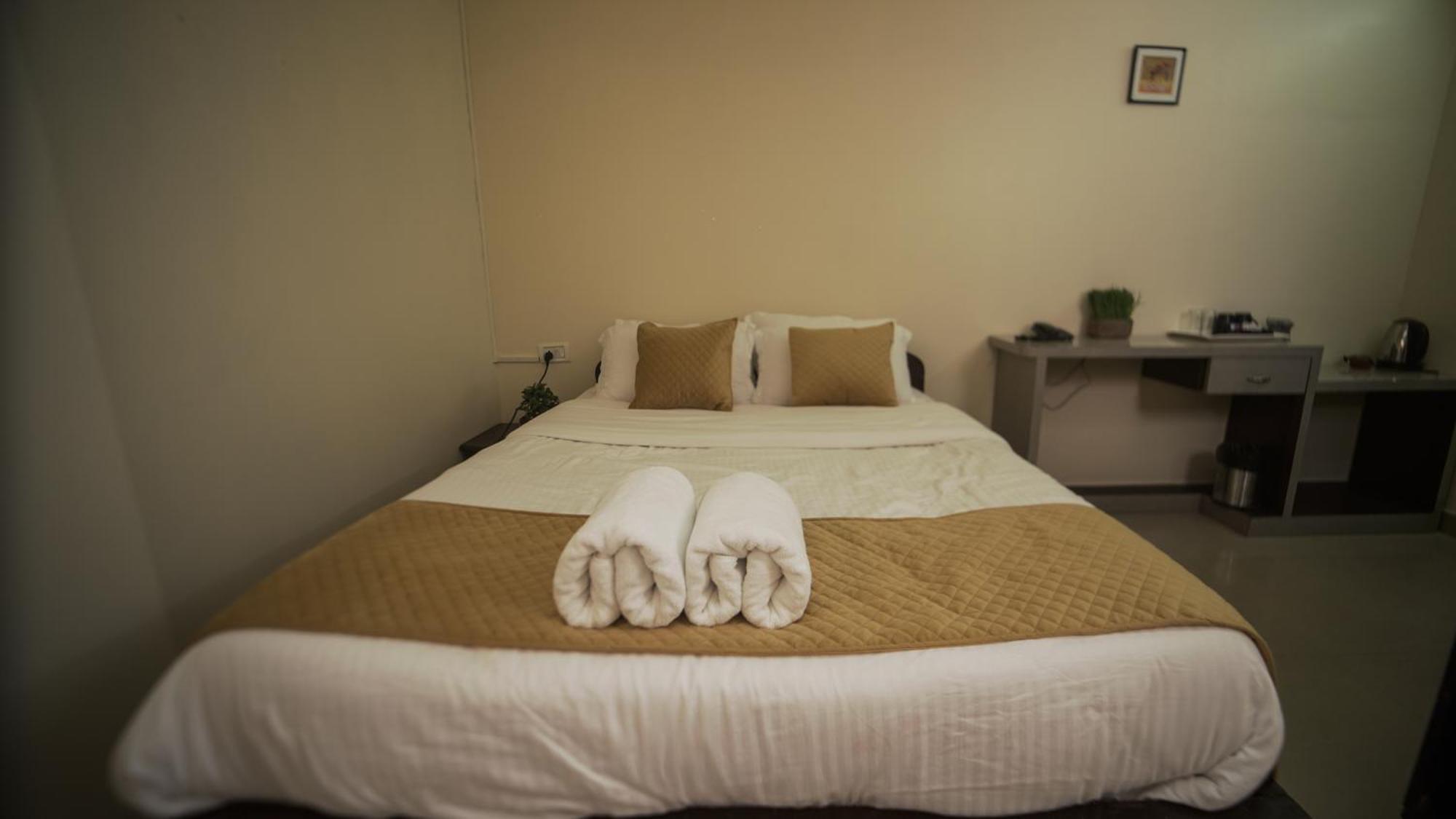 Apartamento de 350 m² en Laitumkhrah, con 10 habitación Shillong Exterior foto