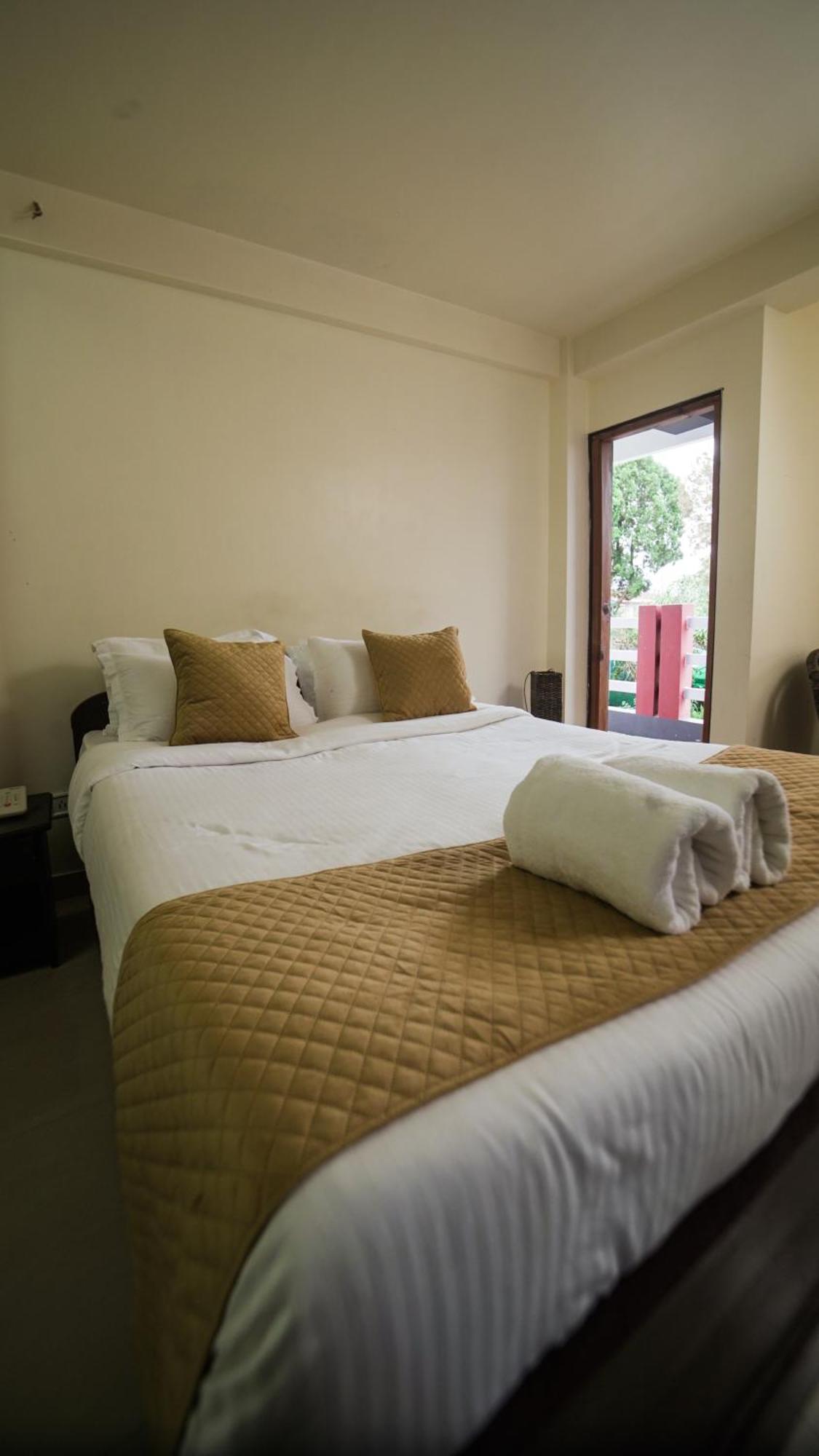Apartamento de 350 m² en Laitumkhrah, con 10 habitación Shillong Exterior foto
